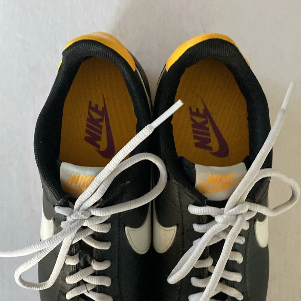 Nike Cortez Women’s Black Sneakers Size 7 US